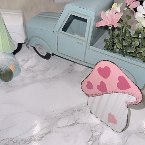 Adorable Easter Gnome and Truck Decor Set - Picture 5 of 5